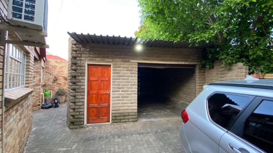 4 Bedroom Property for Sale in Pentagon Park Free State